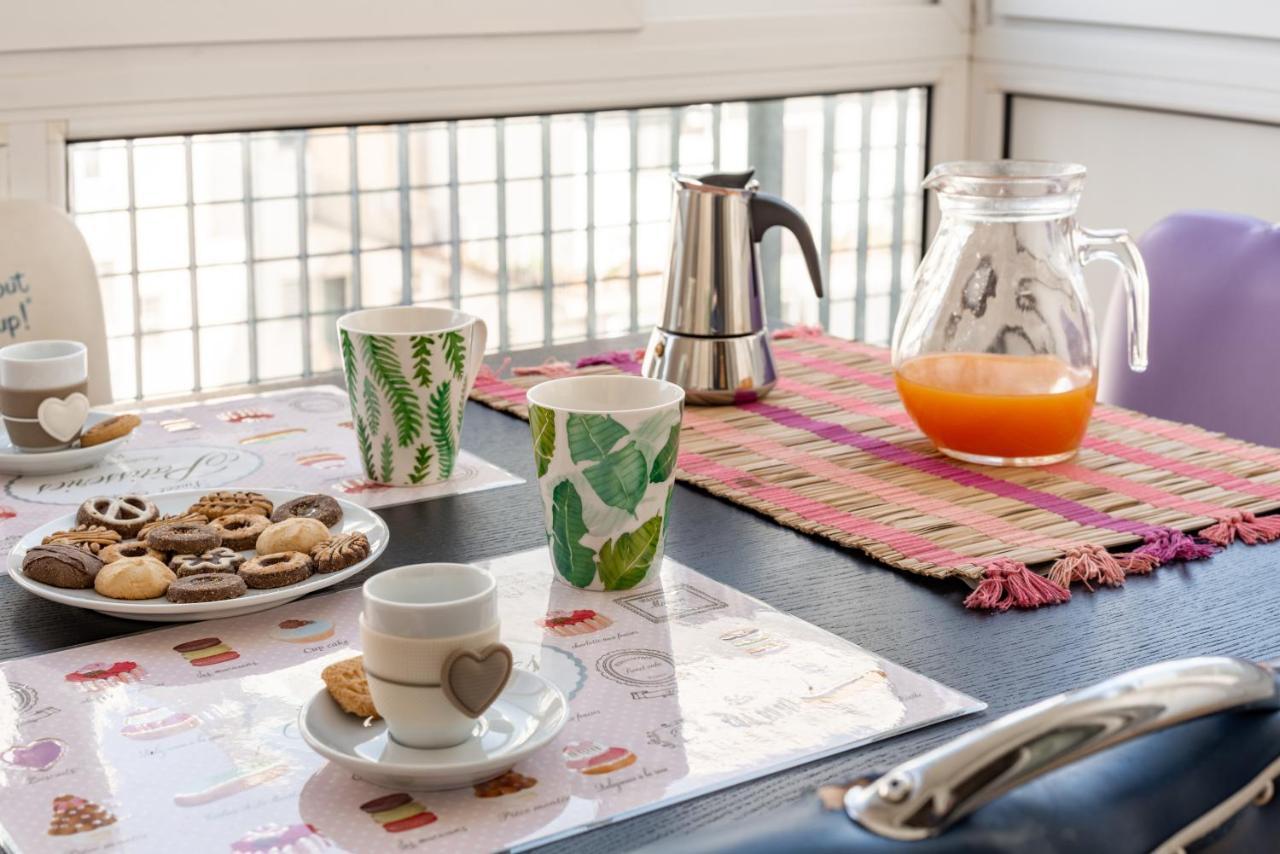 Central & Comfy Apartment With Veranda 바리 외부 사진