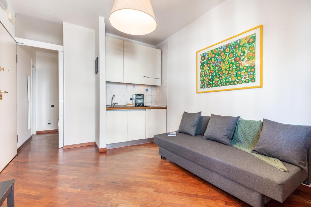 Central & Comfy Apartment With Veranda 바리 외부 사진